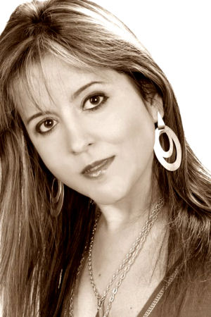 Cantora Cely Muniz